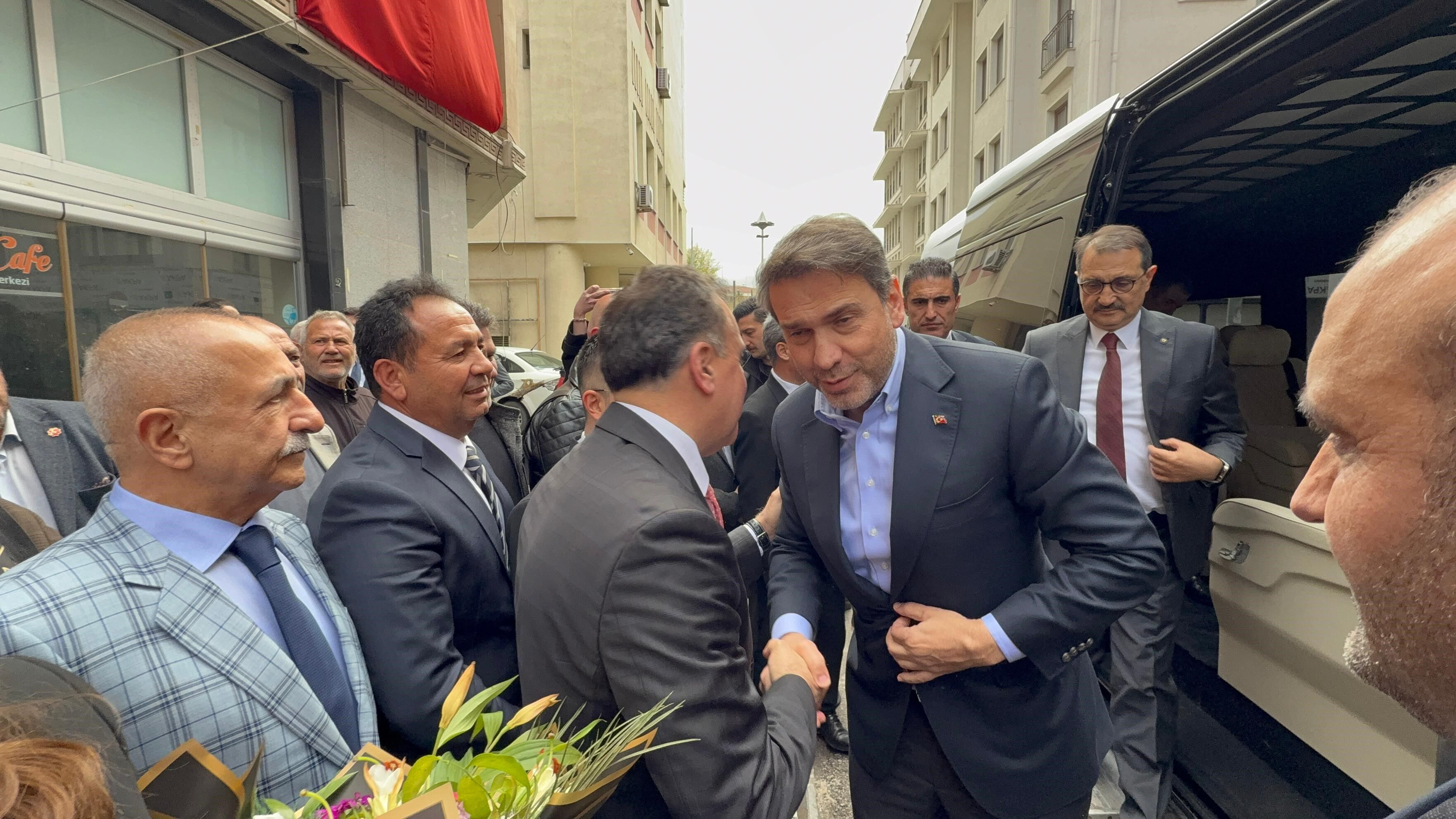 Bakan Bayraktar'dan MHP İl Başkanlığı'na Ziyaret