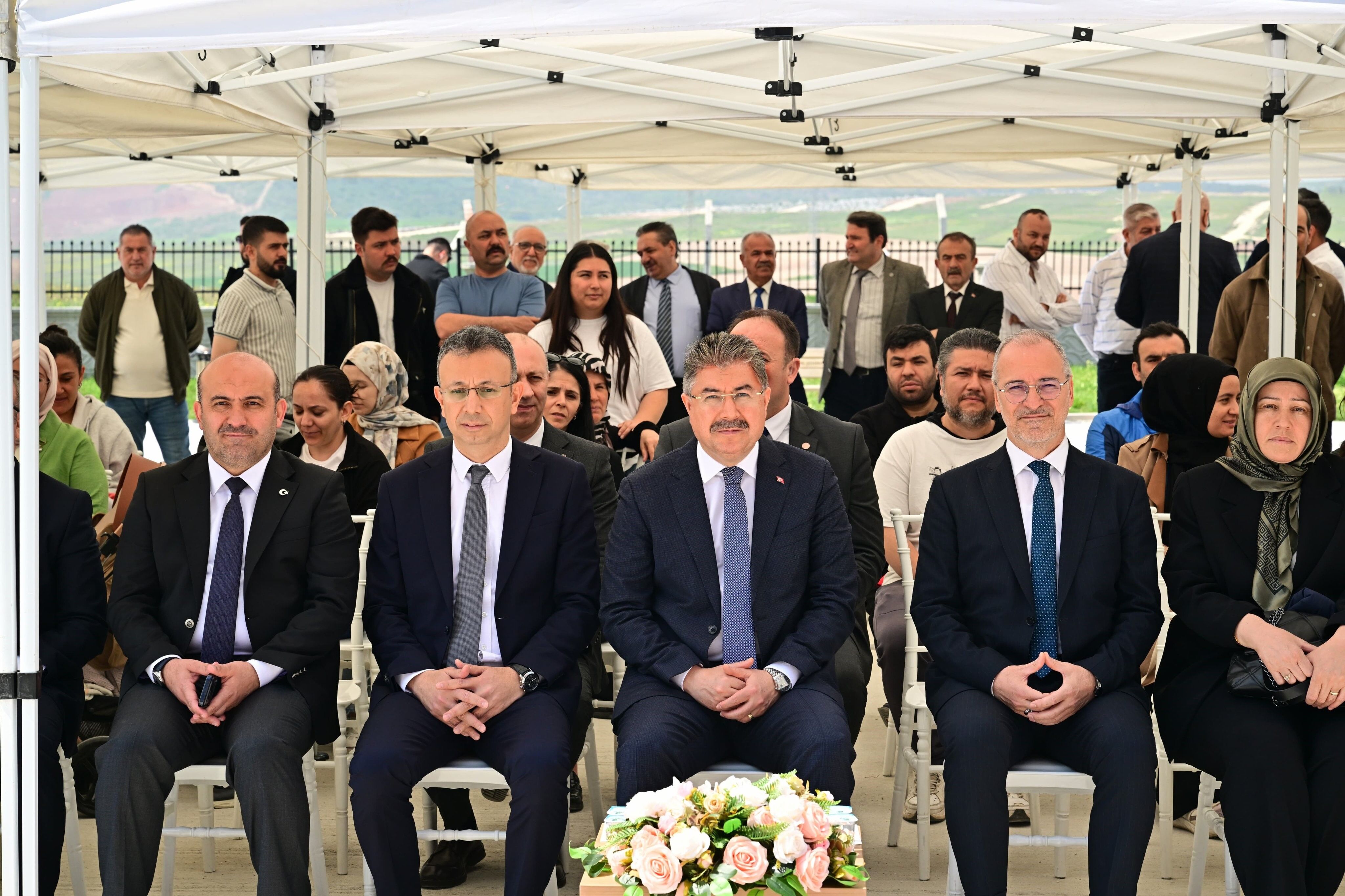 Vali Yılmaz okul açılışı