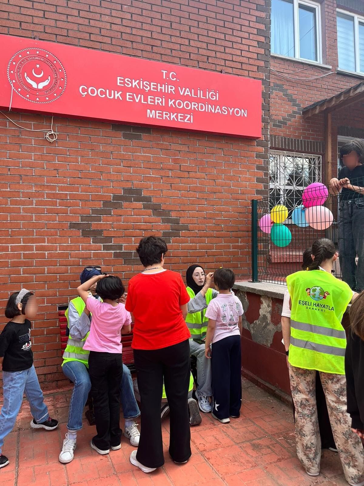 Neşeli Hayatlar Derneği
