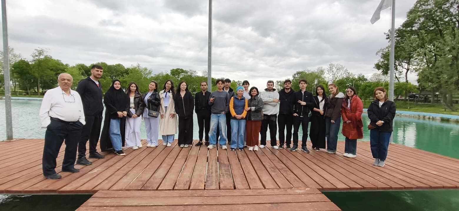 Türk Dunyası Öğrencileri