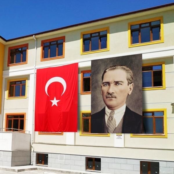 Ata Ve Turk Bayragi