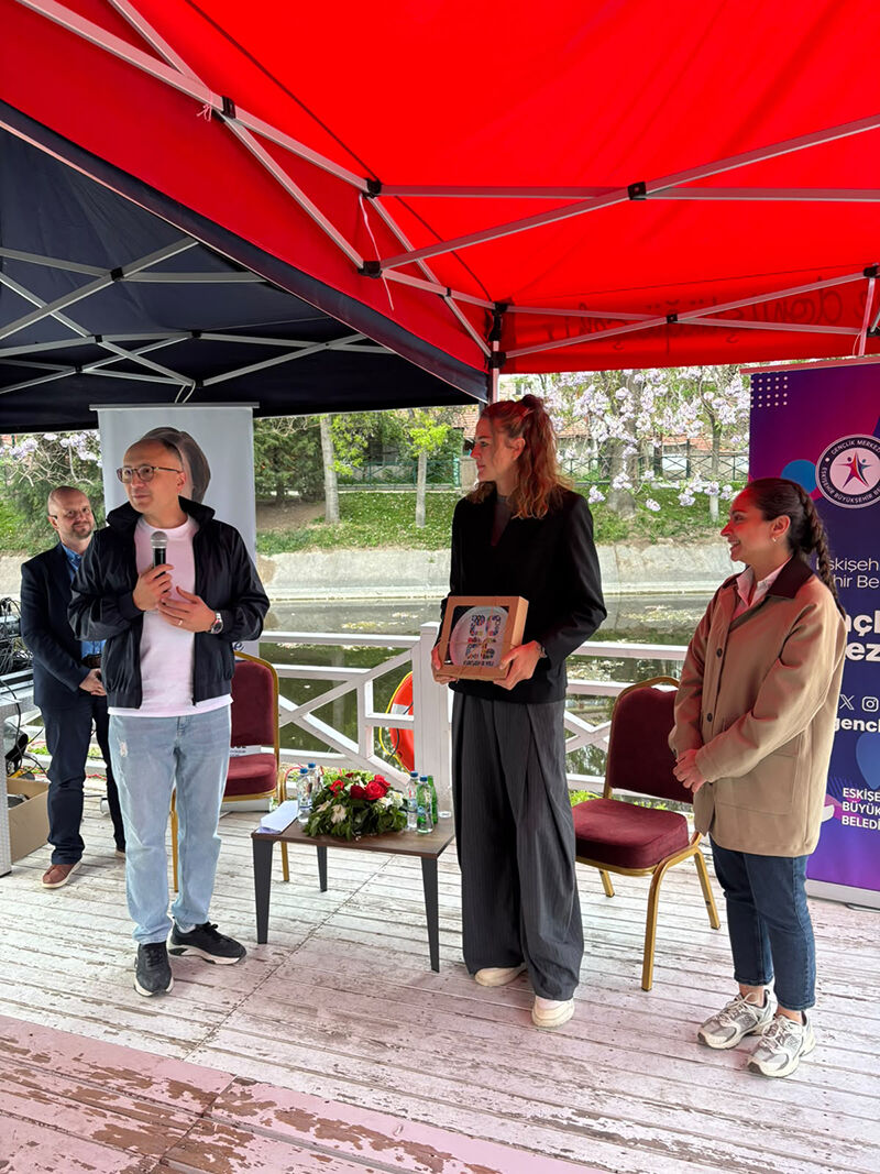 “Bi̇r Sandalye, Bi̇r Termos” Söyleşi̇si̇nde Meryem Boz’a Yoğun İlgi̇ (7)