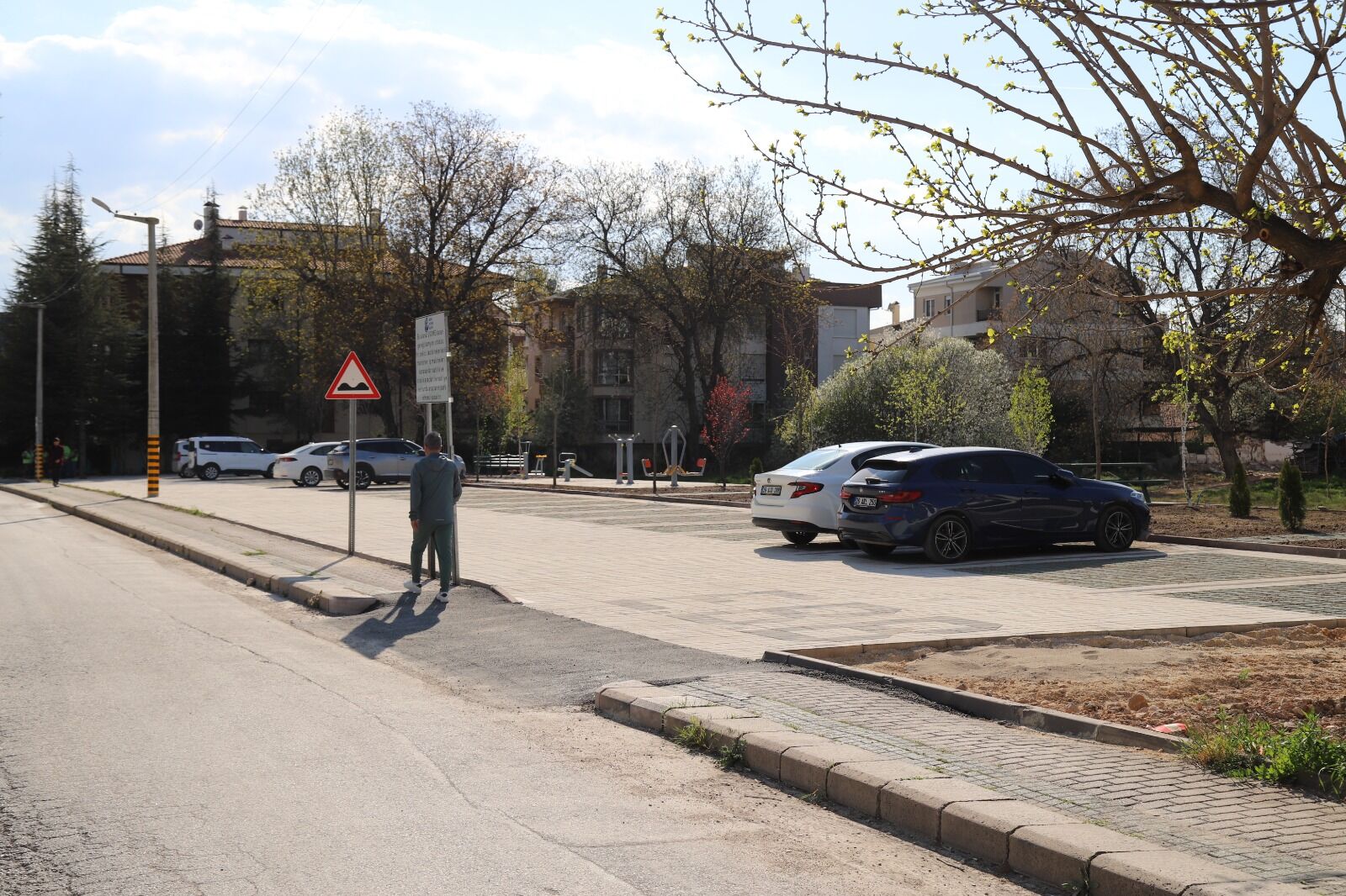 Büyükşehi̇r Açik Otopark Sayisini Artırıyor