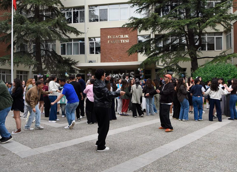 Anadolu Üniversitesi Eczacılık Fakültesi