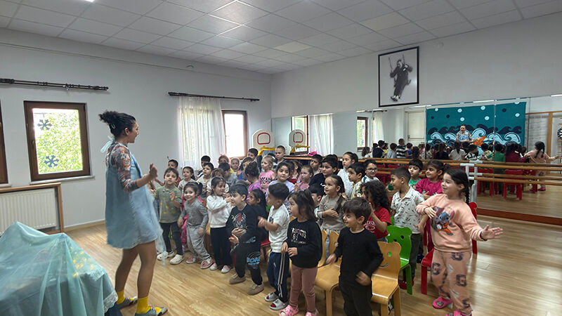 Es Çocuk Evi̇ Mi̇ni̇kleri̇ Masallarin Büyülü Dünyasinda Buluştu (4)