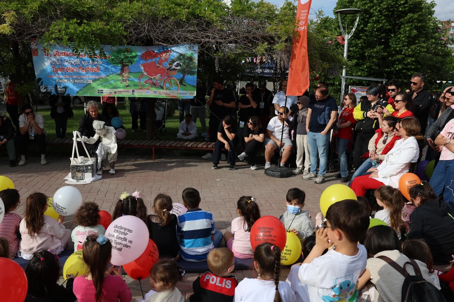 Eski̇şehi̇r’i̇n Rengârenk Festi̇vali̇ Sona Erdi̇