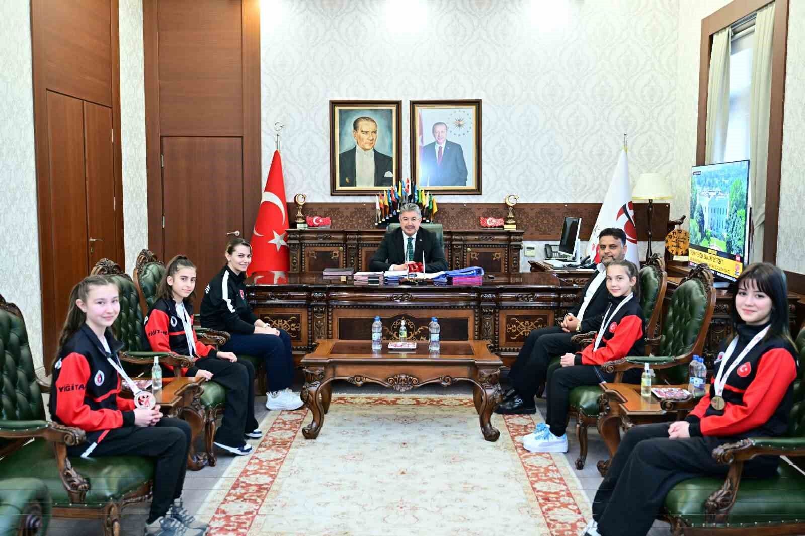 Vali Yılmaz’dan Başarılı Sporculara Tebrik 2