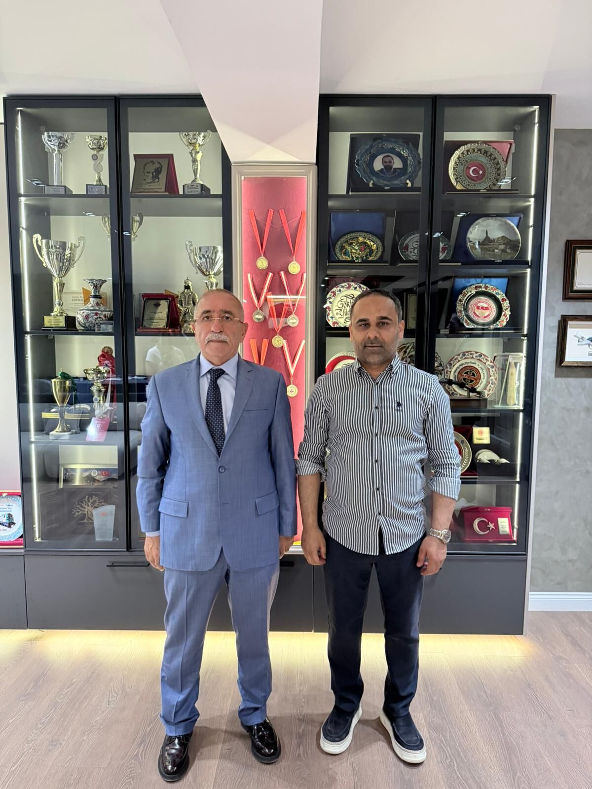 MHP ZİYARET