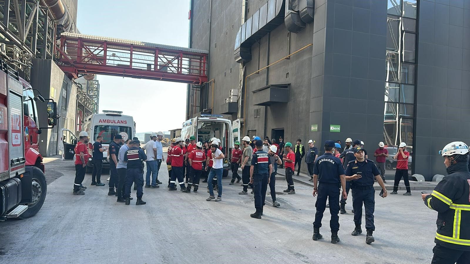 ÇELİK FABRİKASI PATLAK