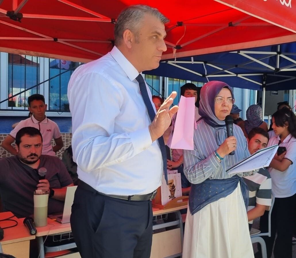 Mavi Kapaklar