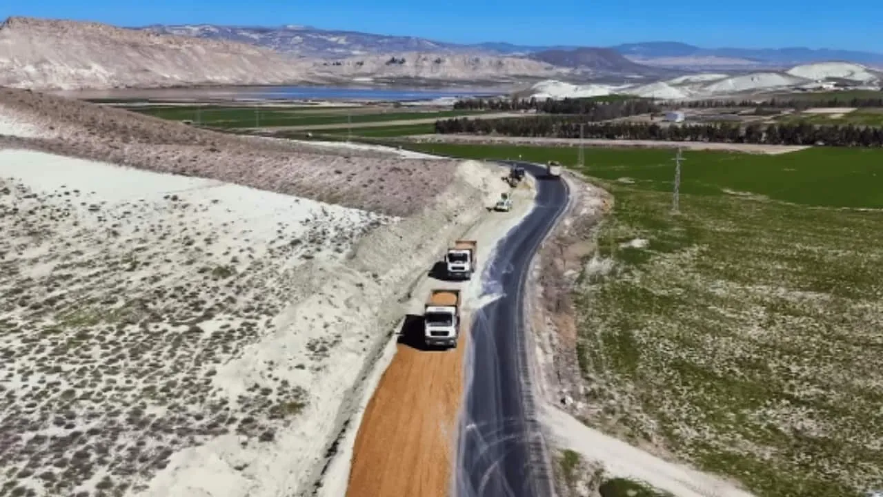 Eskişehir ve Ankara bağlantı yolu