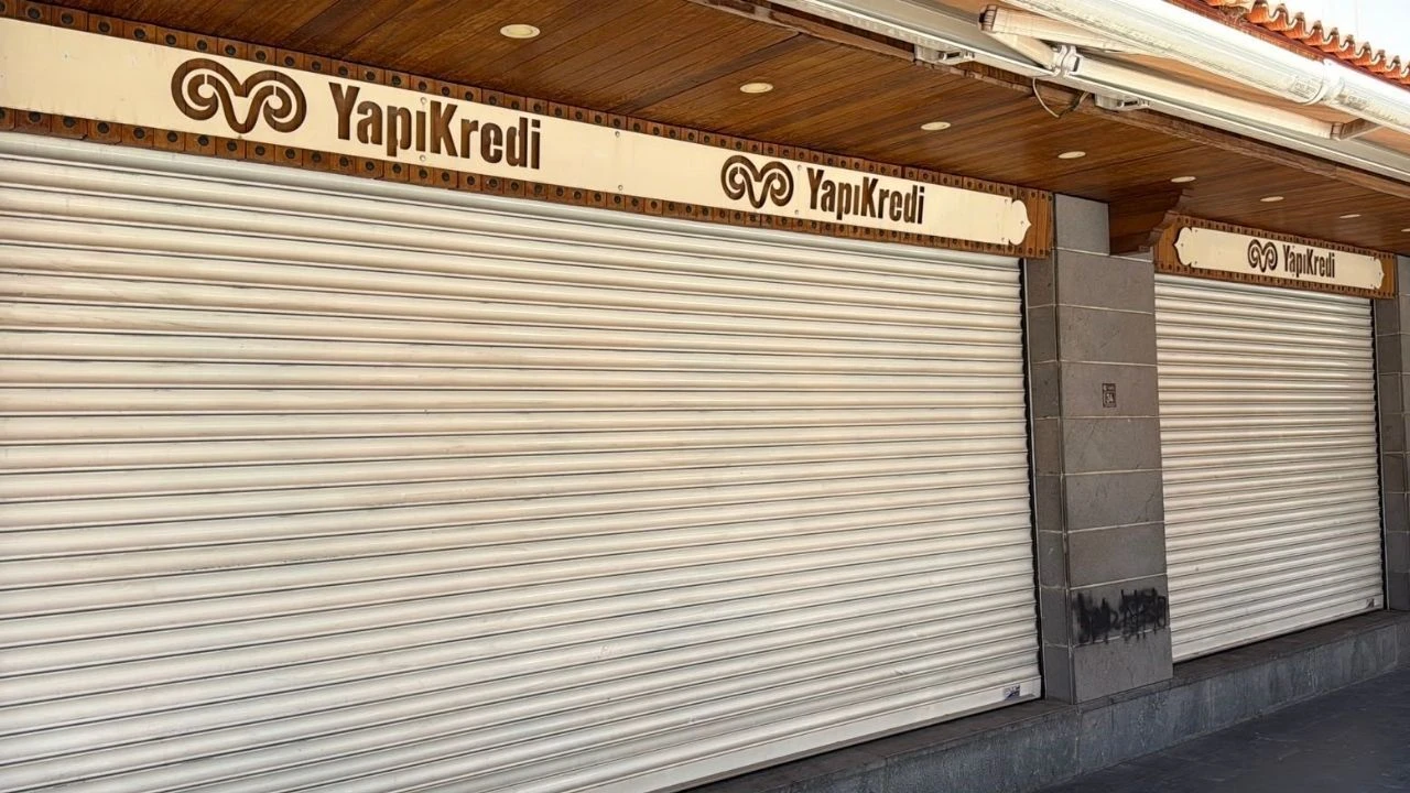 Diyarbakirda Yapi Kredi Bankasina Silahli Saldiri Duzenlendi