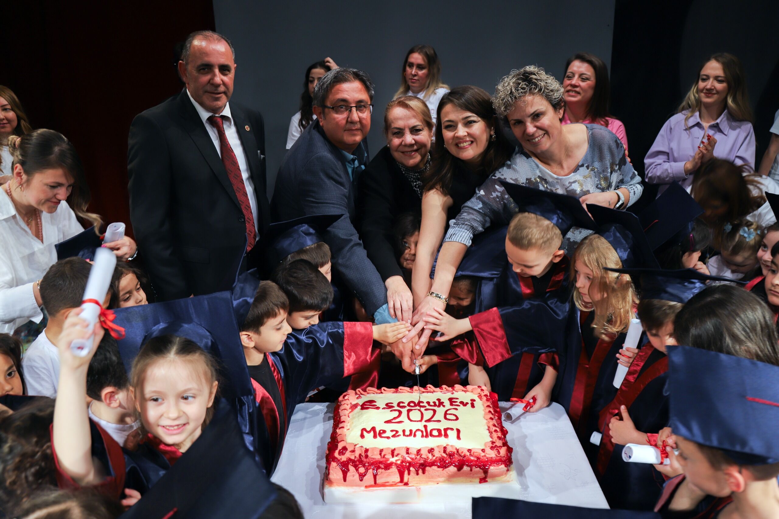 Es Çocuk Evi̇'nde Mezuni̇yet Coşkusu (3)