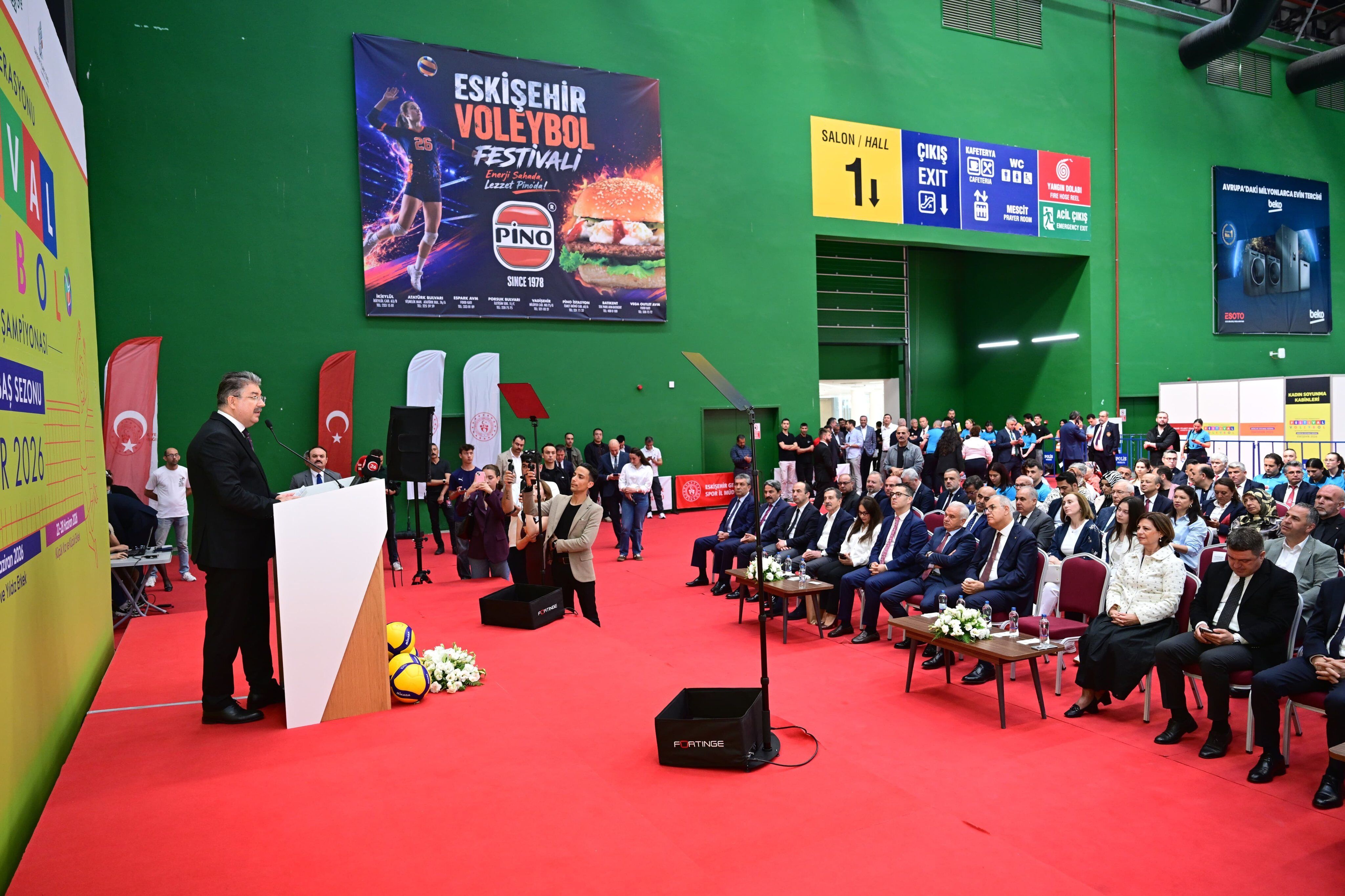 Eskişehir Voleybolun Merkezi Oldu 3
