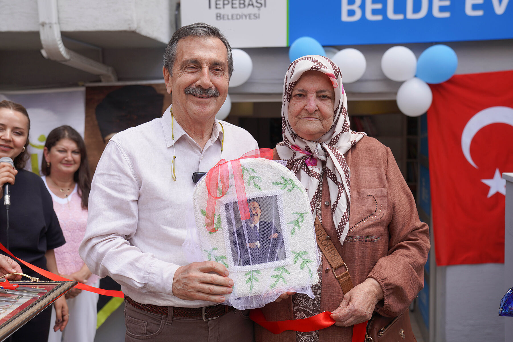 Tepebaşı Belde Evleri Yıl Sonu Sergisi Açıldı