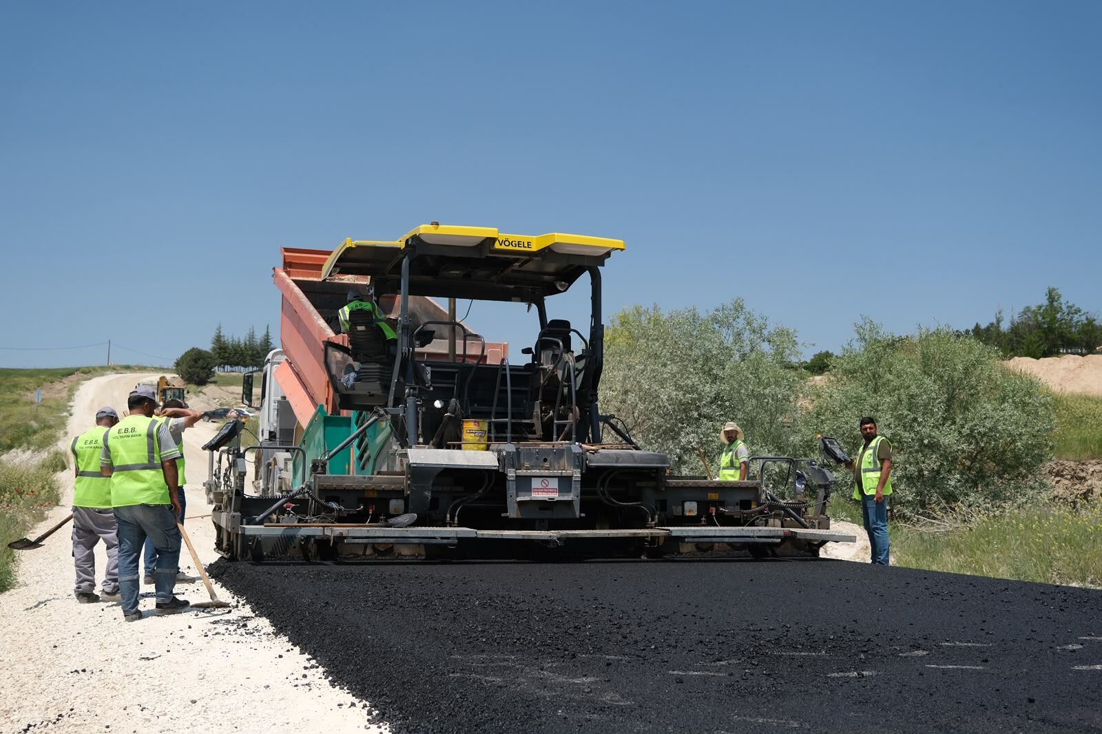 Yol Yatirimlari Hiz Kesmi̇yor (3)