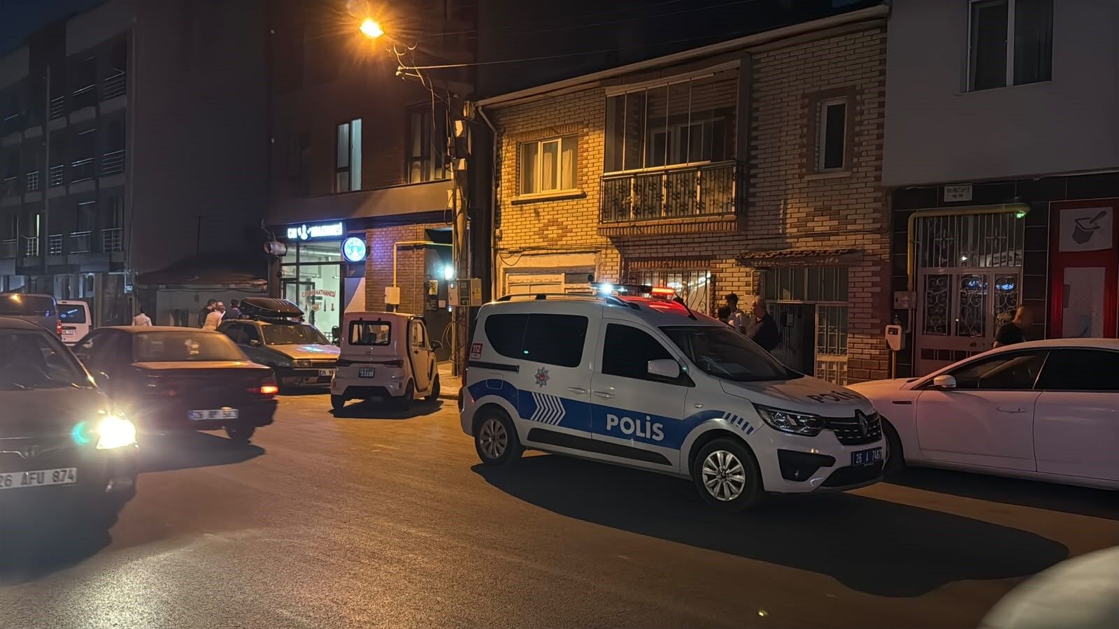 Polis