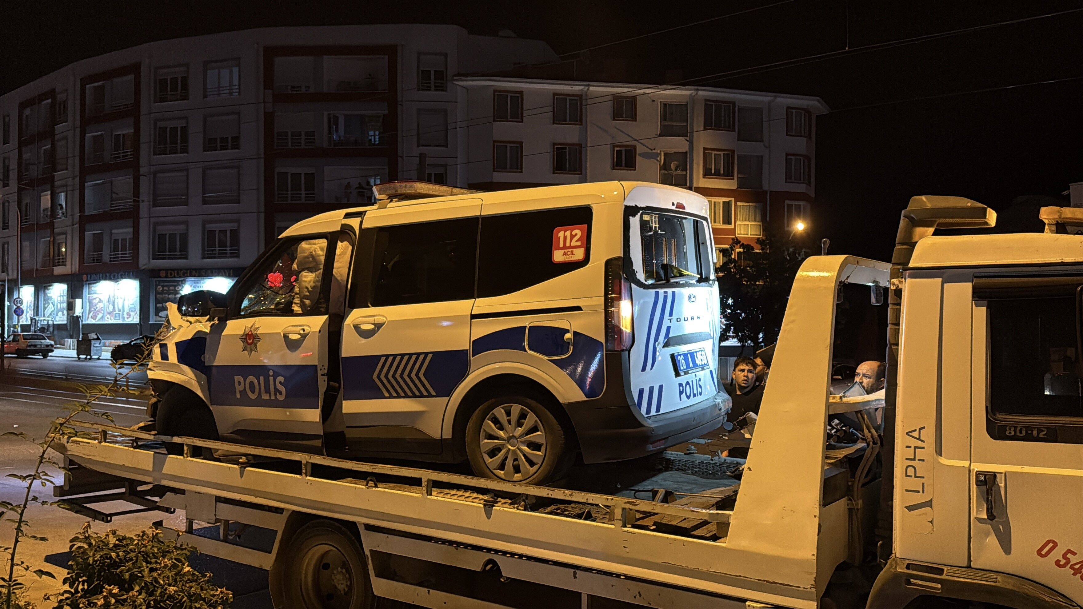 Polis