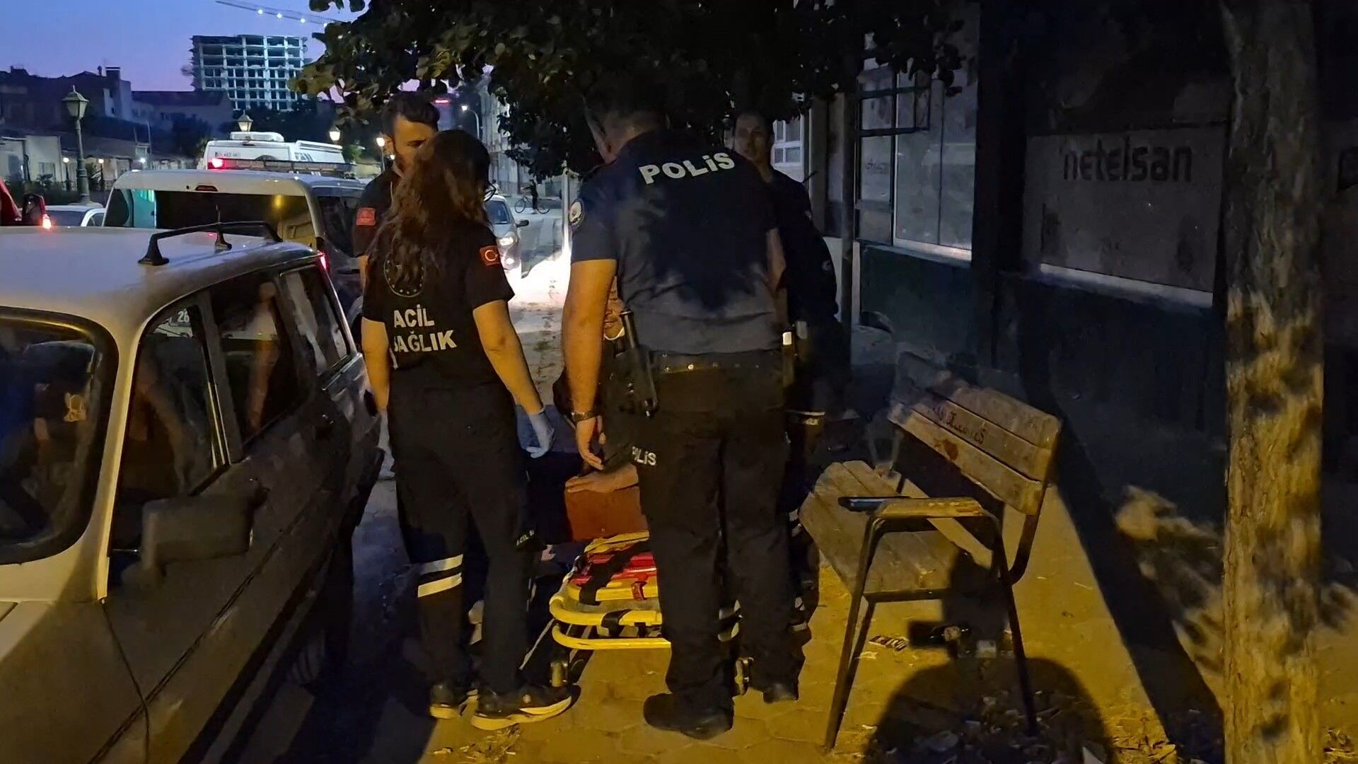 Polis