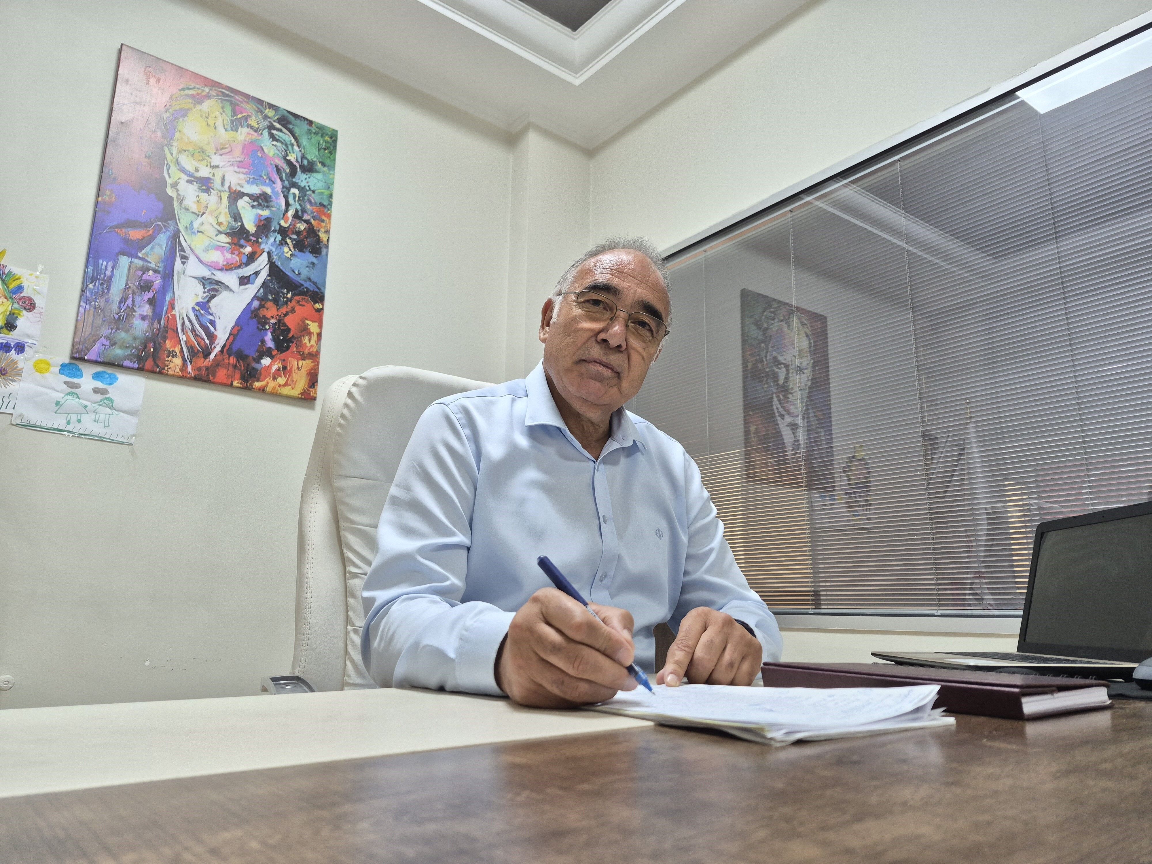 Emekli okul müdürü Sırrı Kabadayı