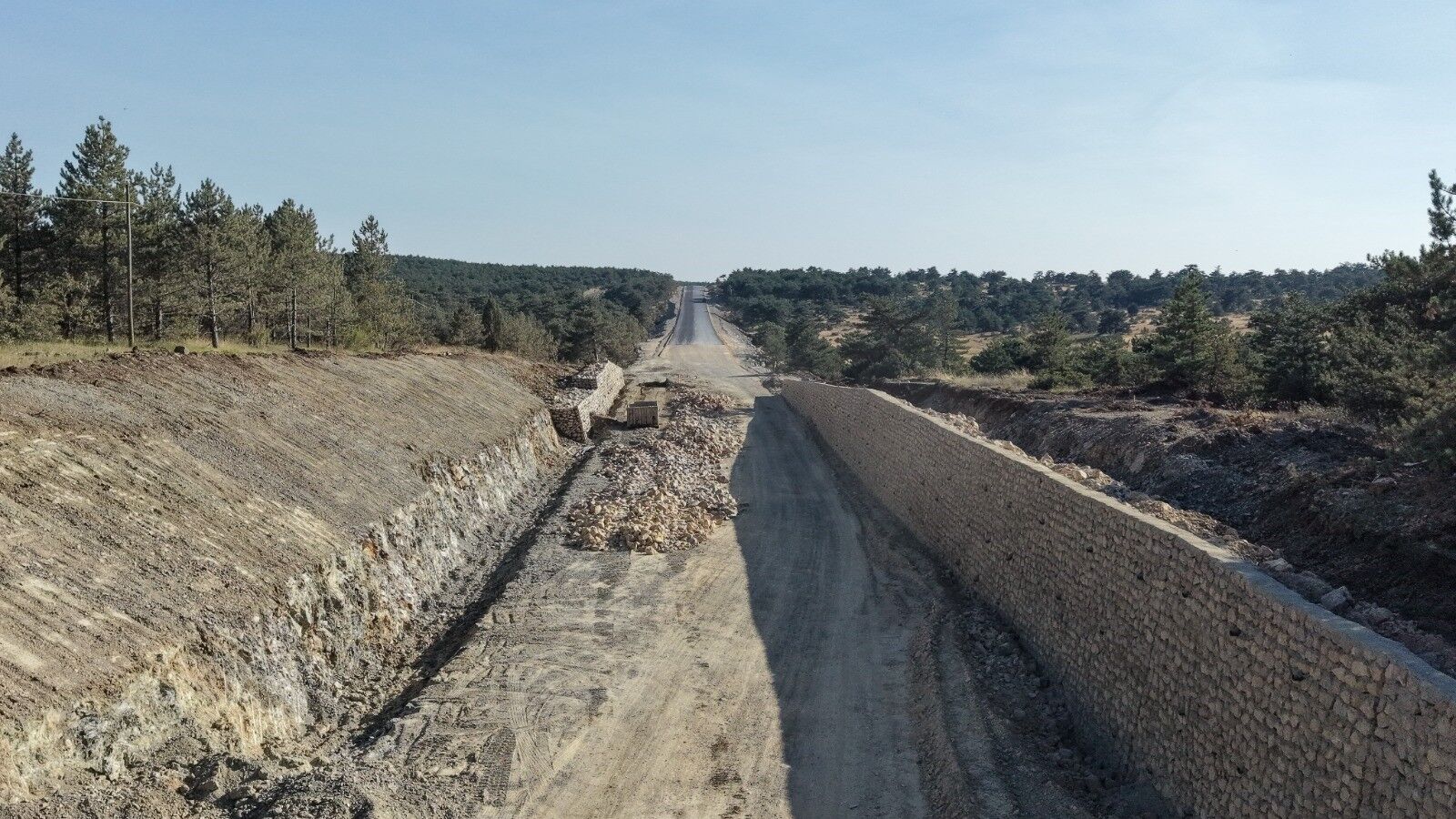 Çöken taş istinat duvarı