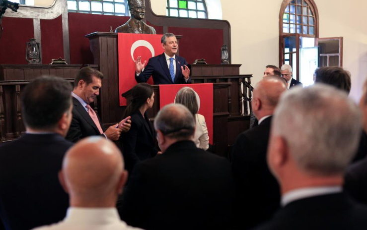 Özgür Özel