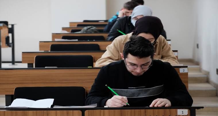 Üniversite Öğrencileri
