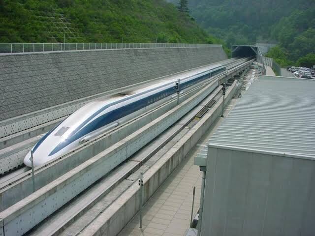 Süper Hızlı Tren