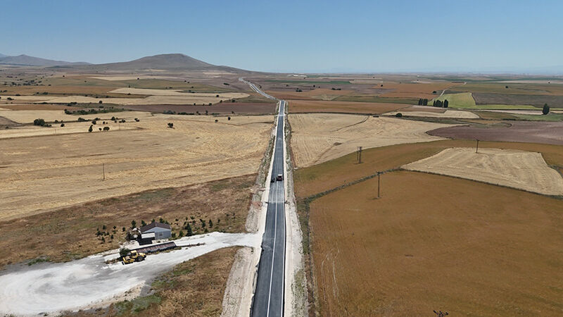 Sicak Asfalta Kavuşan Çelti̇k Yolu'nda İşaretleme Çalişmalari Başladi (2)