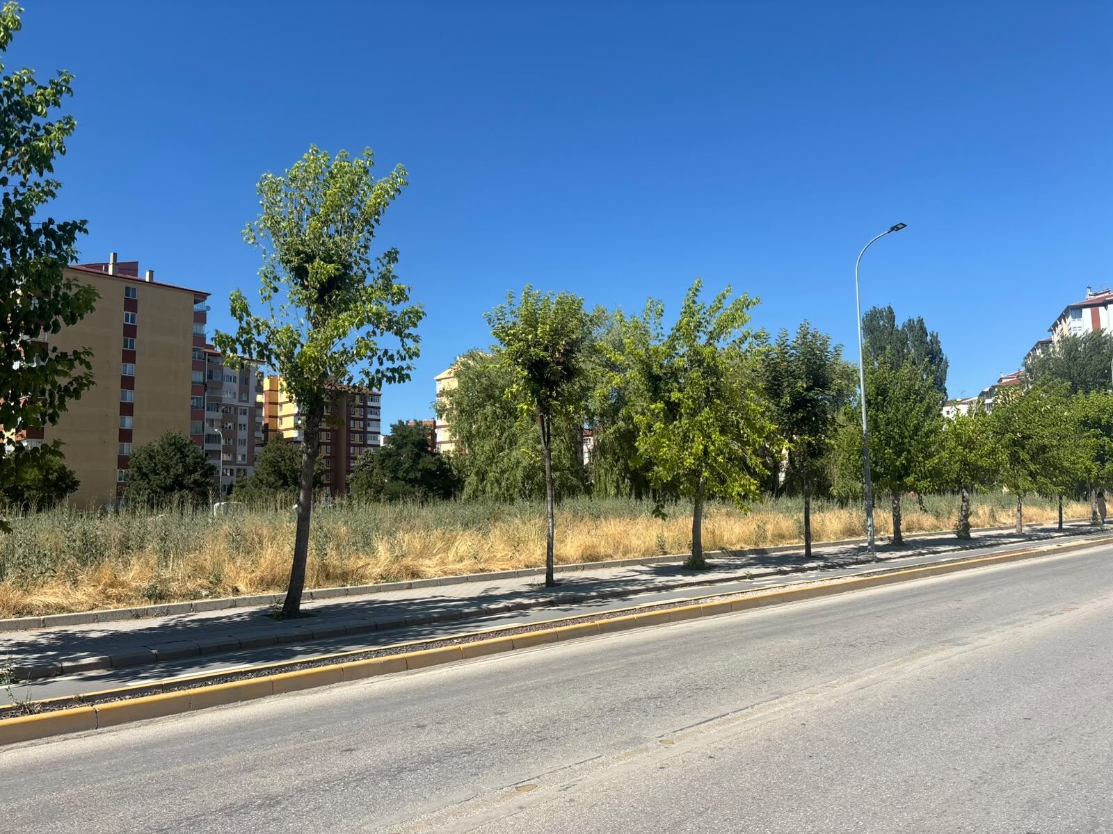 ETİ CADDESİ’NDEKİ ESKİ PARK ALANI