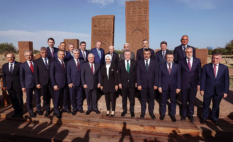 Erdoğan, Ahlat Selçuklu Kabristanı’nı Ziyaret Etti