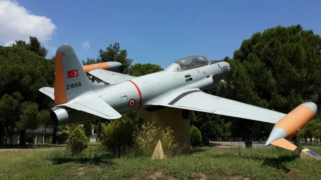 F-16 uçağı