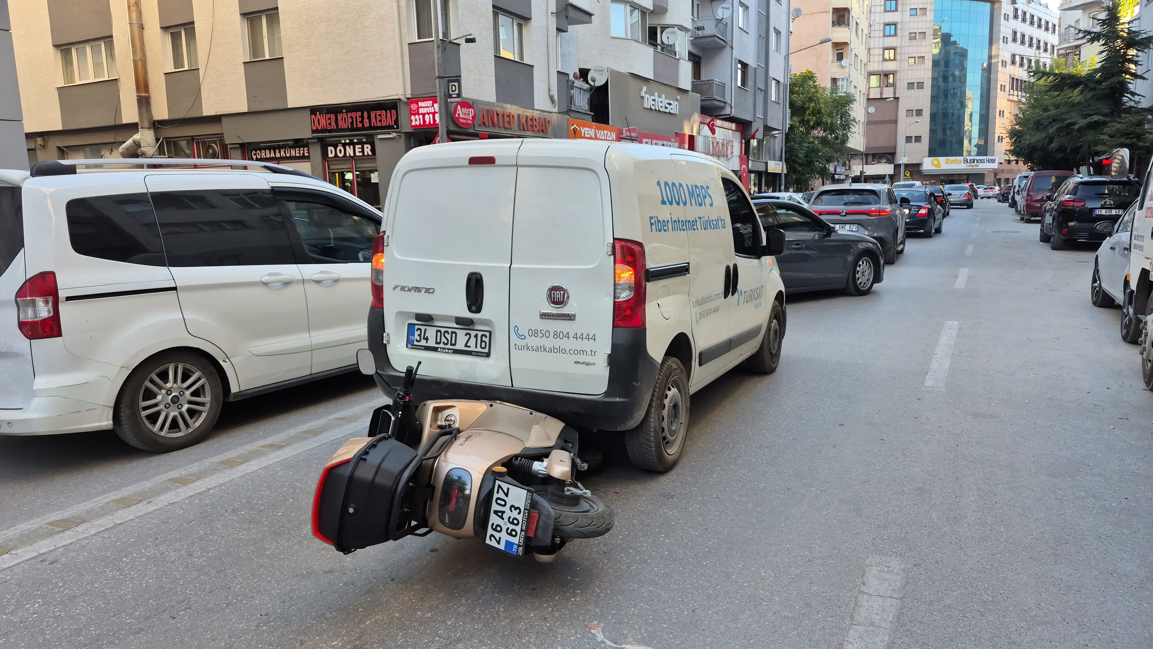 Aracın Altına Girdi