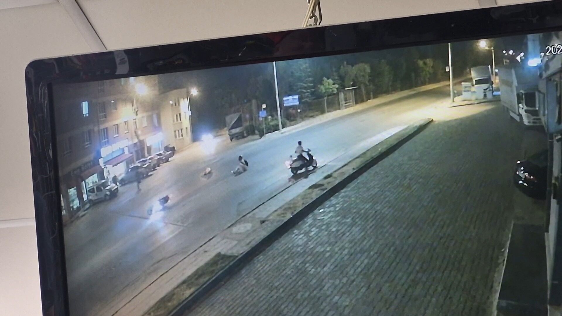 16 Yaşındaki Çocuğa Çarpma Anı