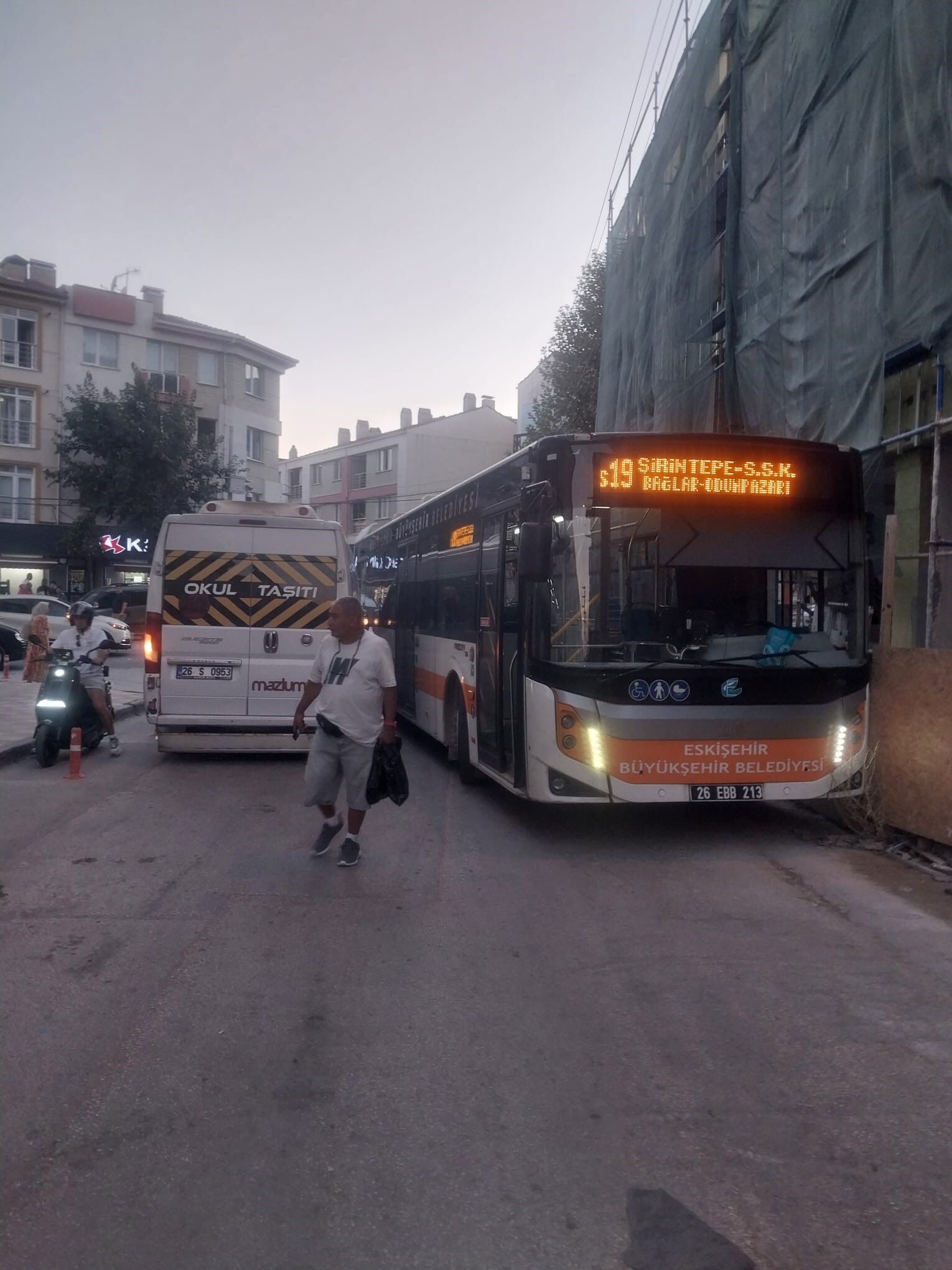 Eskişehir'de Hatalı Park Trafiği Kitledi