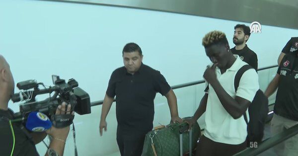Yeni Transfer Oppong İstanbul’da