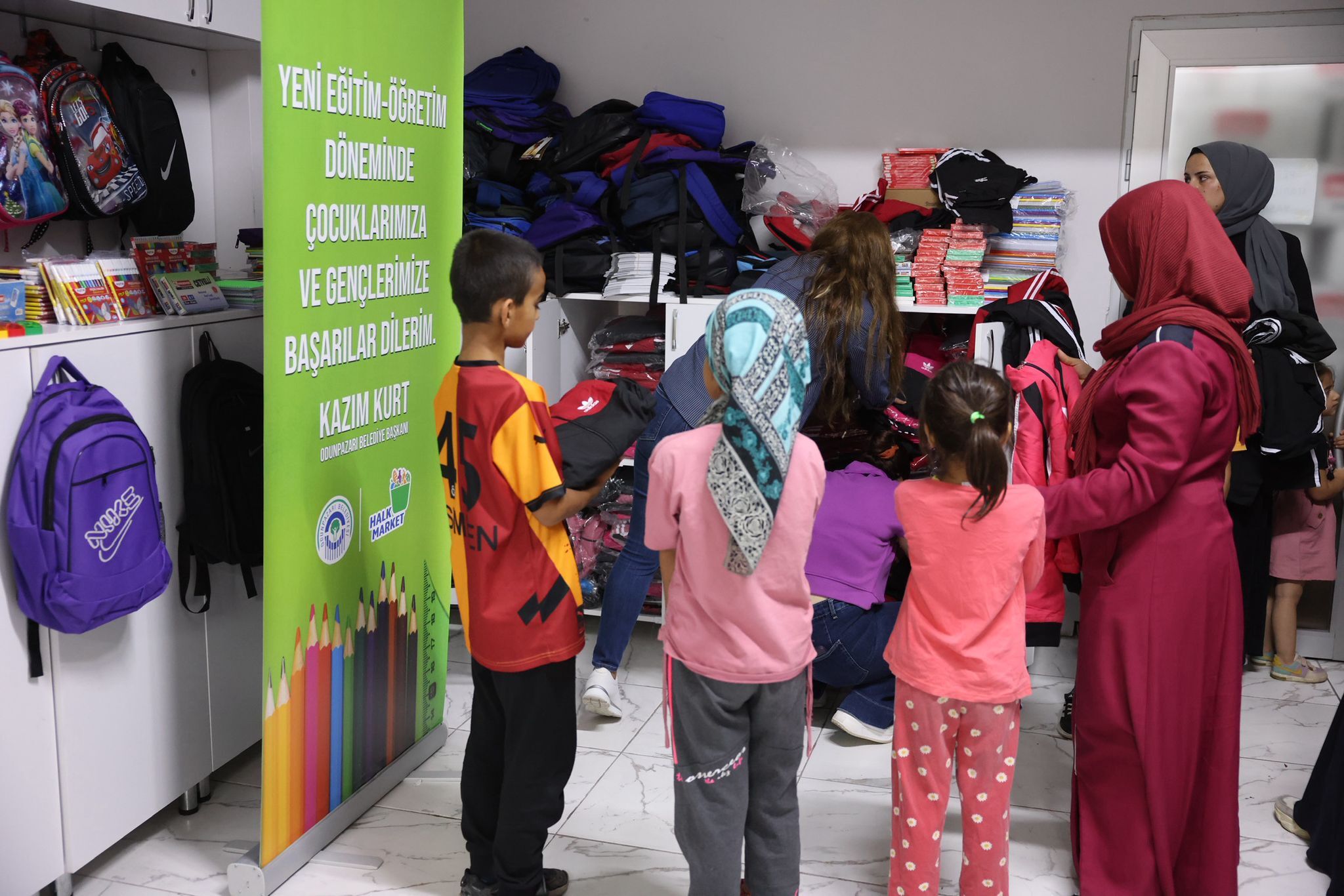İhtiyaç Sahibi Çocuklara Kırtasiye İhtiyaçları