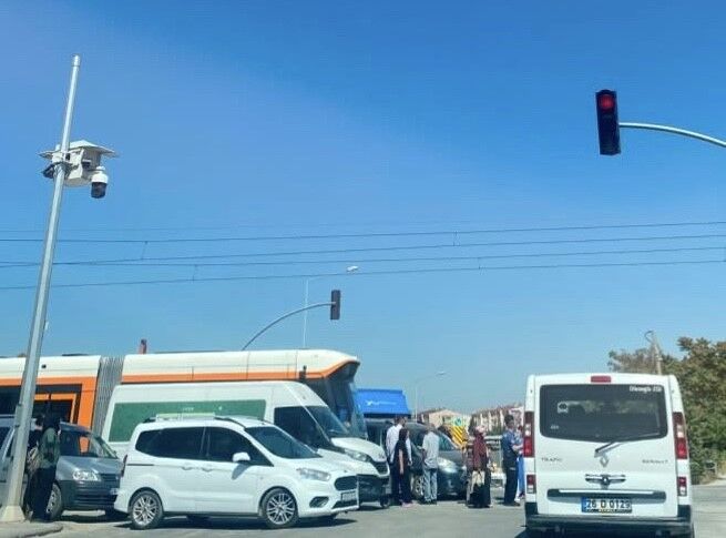 Tramvay ile araç