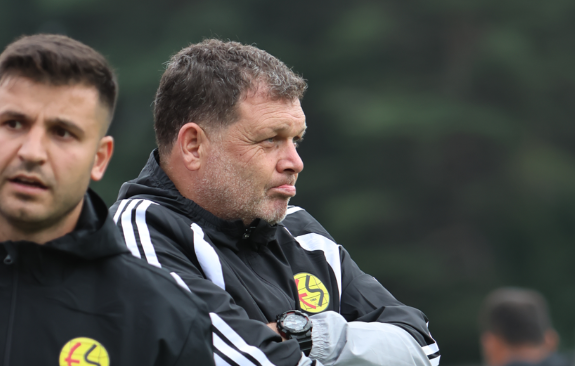 Eskişehirspor Teknik Direktörü Hakan Şapcı