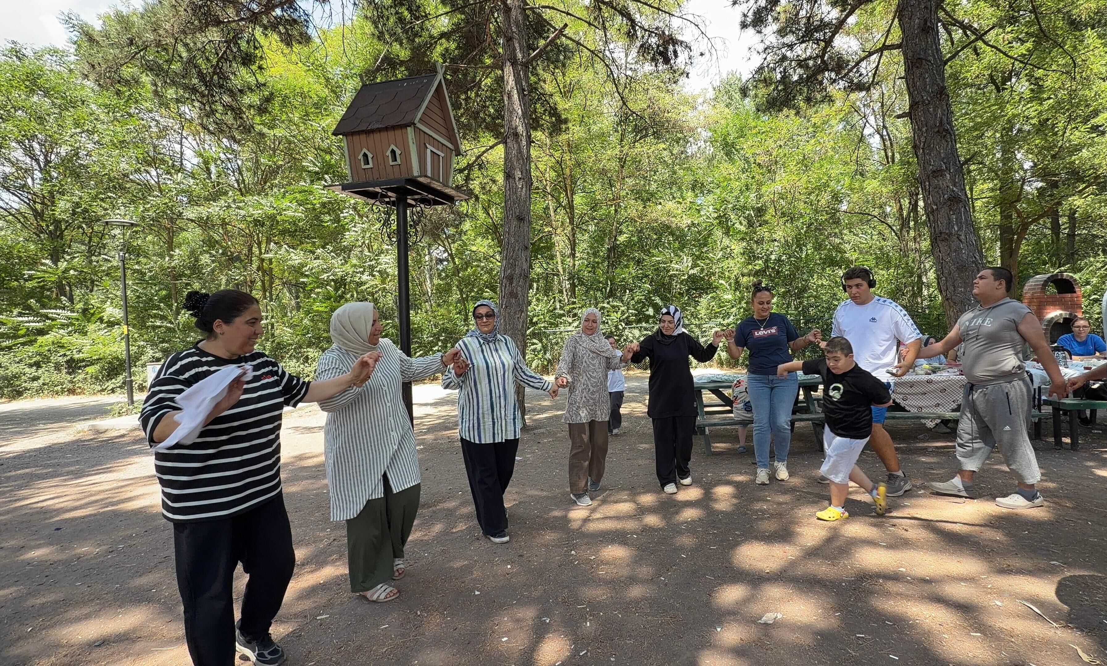 Engelsiz Kültür Ve Sanat Merkezi Öğrencileri Piknikte Buluştu (4)