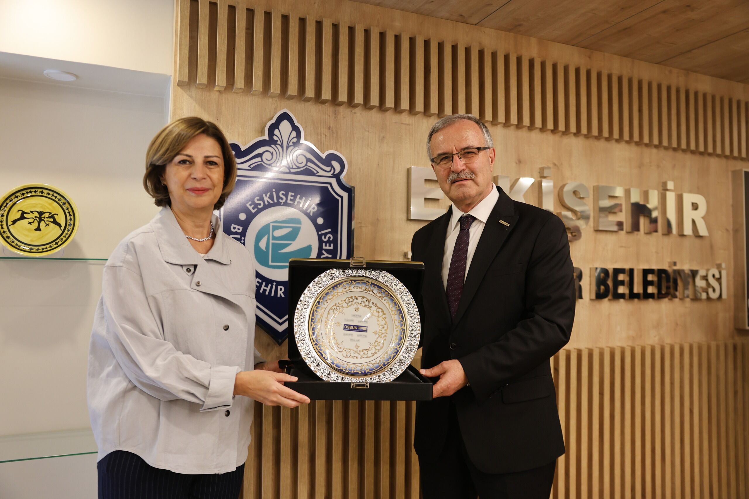 Osbük Heyeti̇nden Başkan Ünlüce’ye Zi̇yaret
