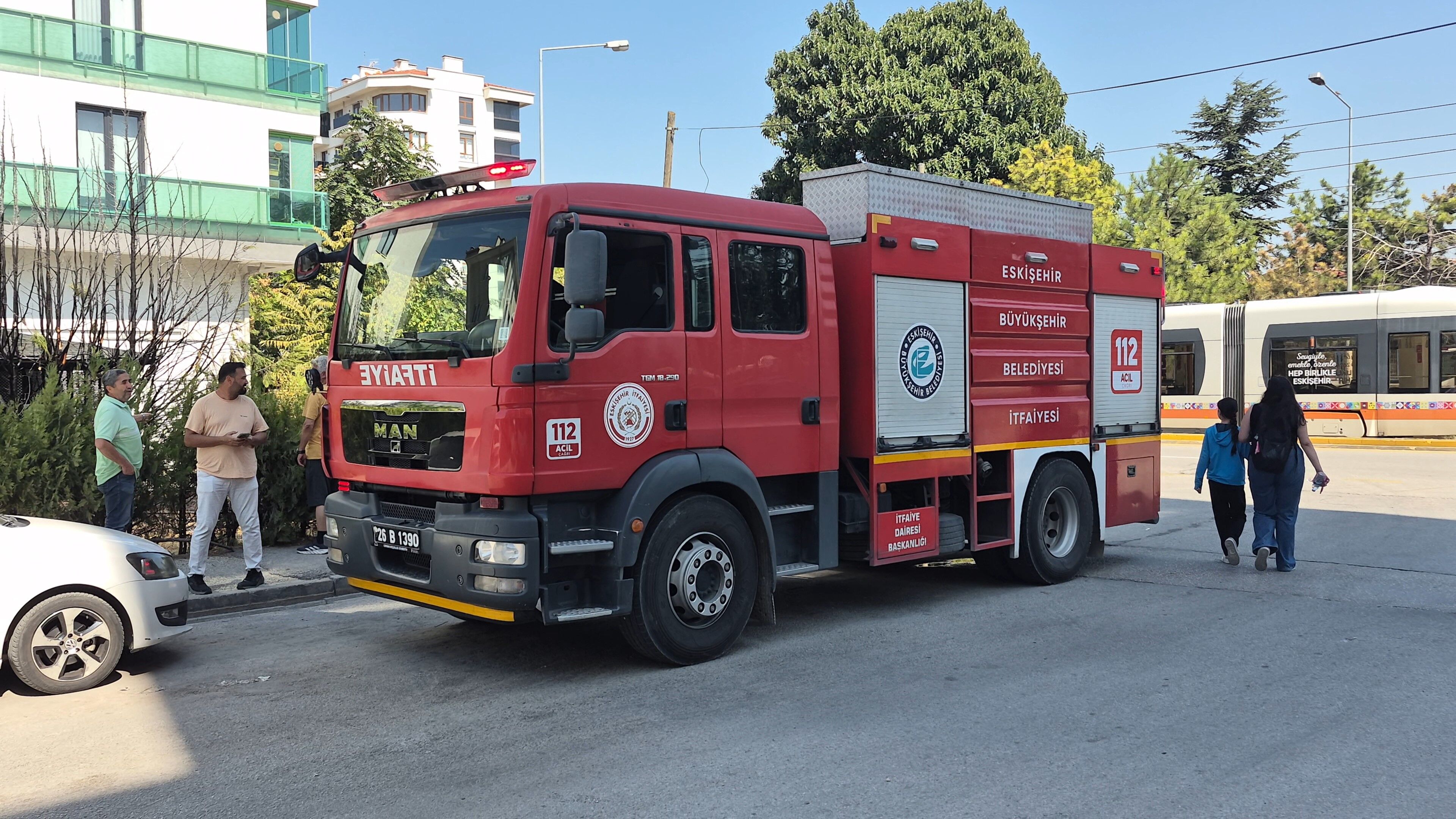 Korkutan Bahçe Yangını: Motosikletini Son Anda Kurtardı