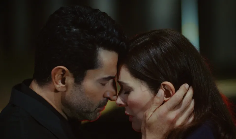 Kenan İmirzalıoğlu ve Bergüzar Korel