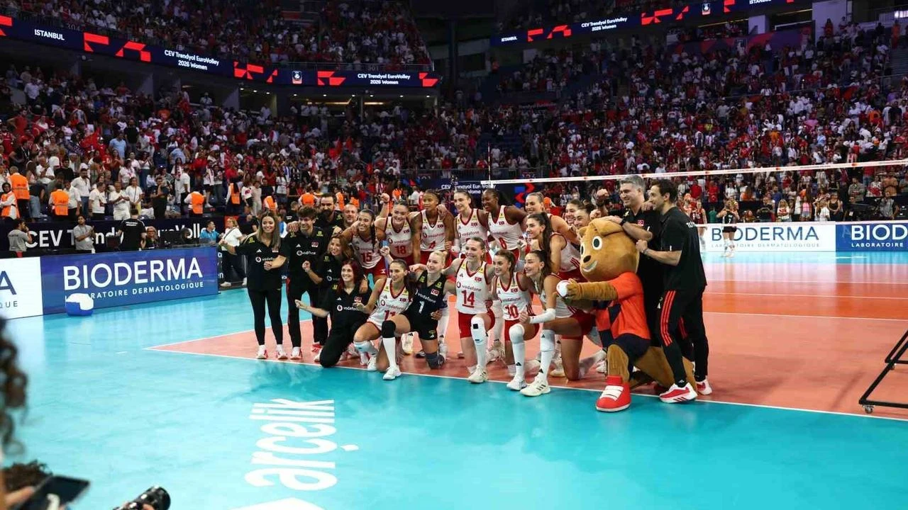 A Milli Kadin Voleybol Takimi