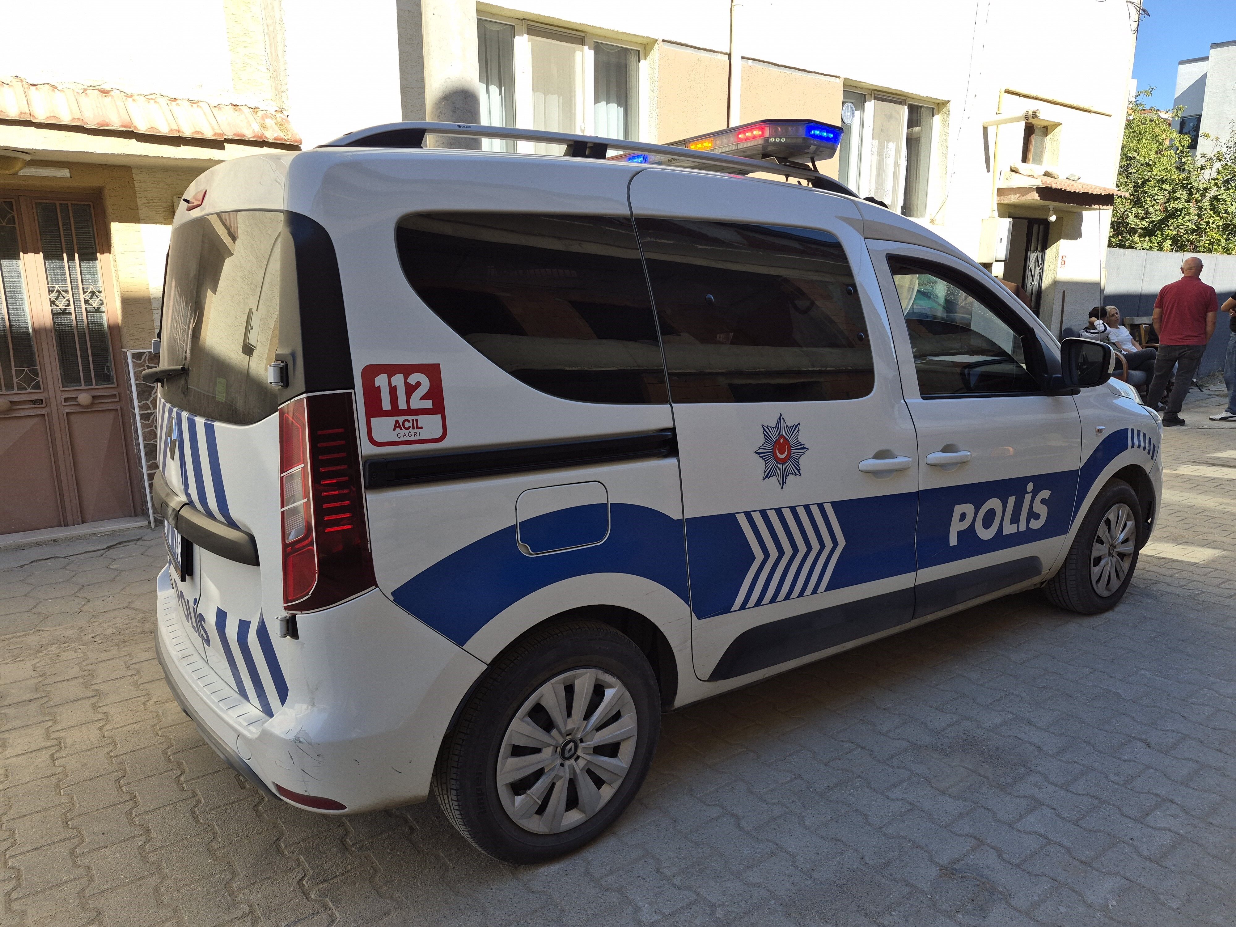 Polis
