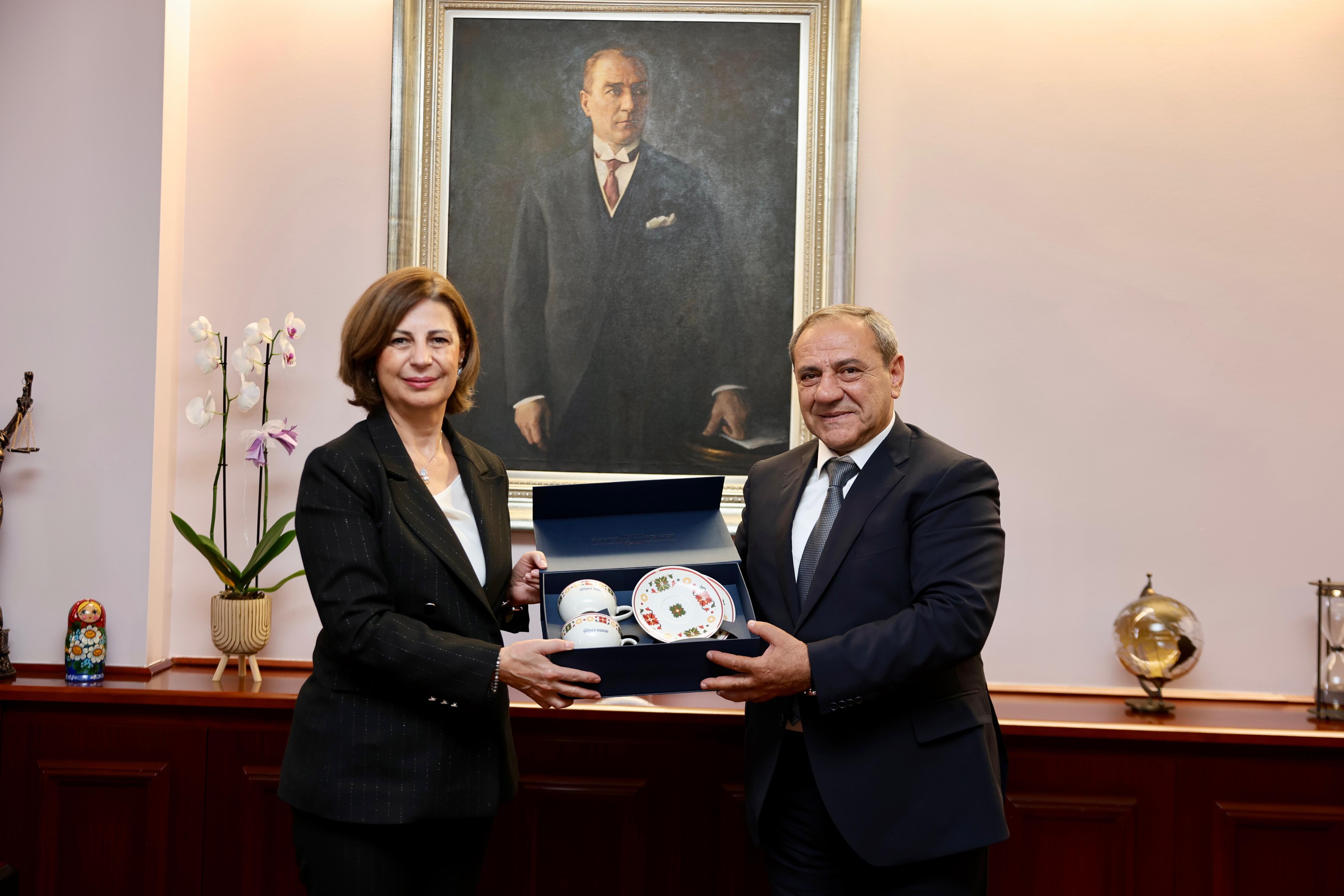Başkan Ünlüce, Azerbaycanli Konuklarini Ağirladi (3)