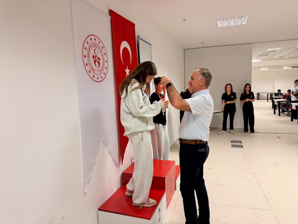 Bizim Çocuklar Eskişehir Şampiyon