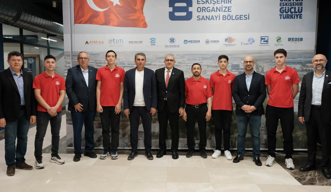 Özel EOSB Mesleki ve Teknik Anadolu Lisesi öğrencileri