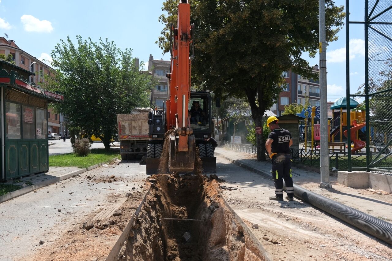 Emek Mahallesi̇ Gülşah Sokak 200'Lük Kanali̇zasyon Hattı