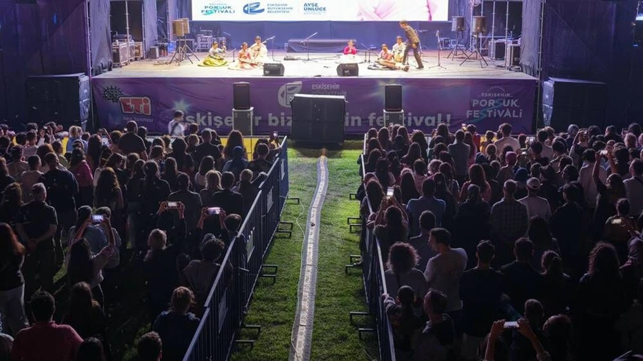 Eskişehir’de Pinhani ve Mor ve Ötesi Rüzgarı
